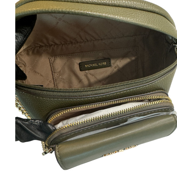 Michael Michael Kors - Large Pebbled Leather 2-in-1 Sling Pack - Picture 9 of 13